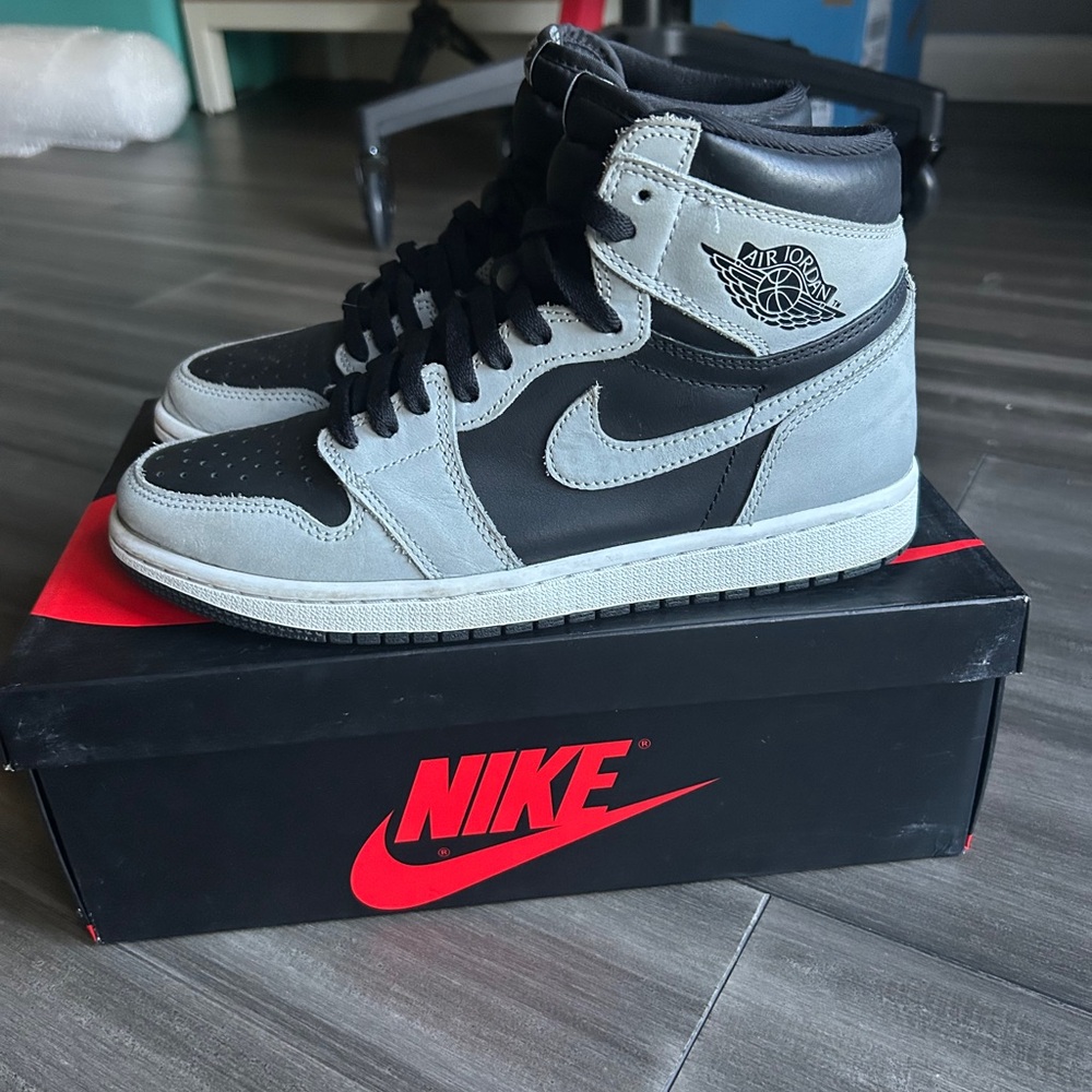 Nike Air Jordan 1 Retro High OG - Black and Gray used size 8.5